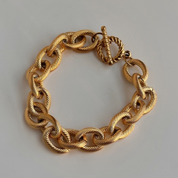18K Gold Plated Chunky Link Chain Bracelet*Toggle Closure*Twisted Chain - Picture 2 of 4